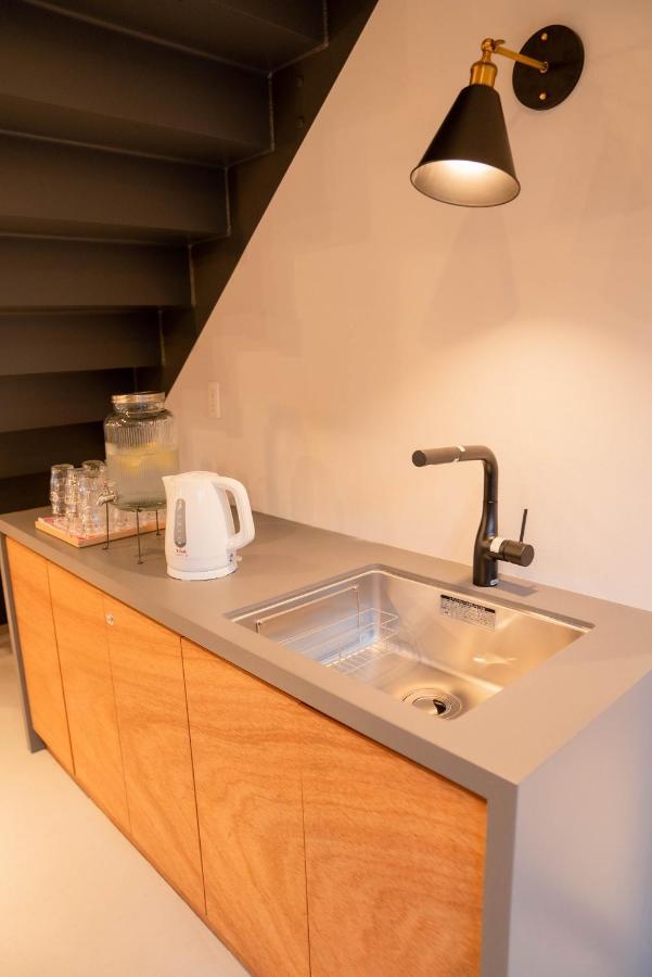 Locomotion Coffee And Bed Tateyama  Exterior photo